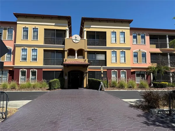 $285,000 | 13941 Clubhouse Drive, Unit 208, Tampa, FL 33618