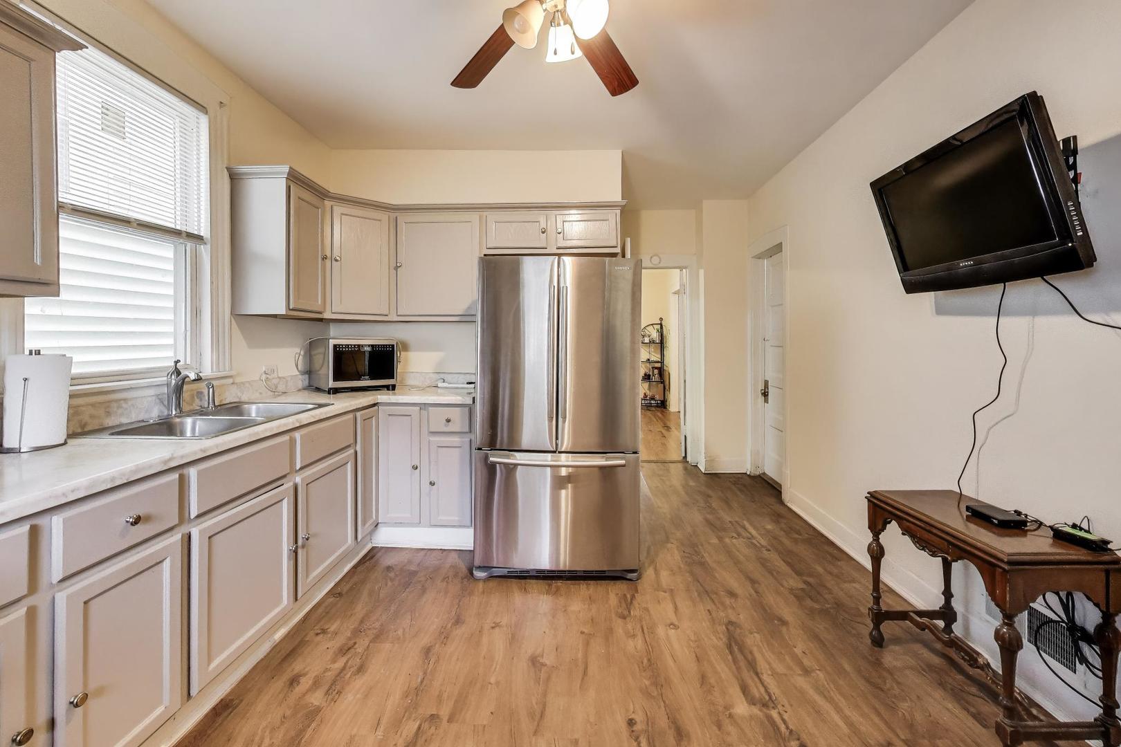 3634 West Dickens Avenue Chicago, IL 60647 - Photo 9 of 40