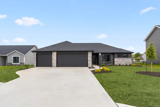 $369,900 | 1308 Marsh Deer Run, Huntertown, IN 46748