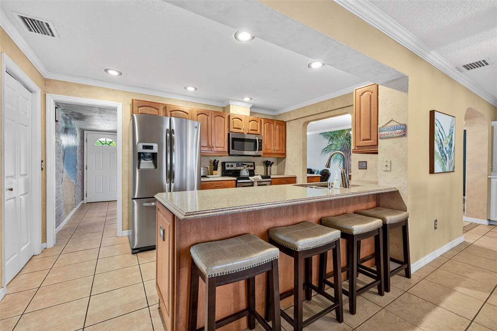 11275 Apache Place Largo, FL 33774 - Photo 11 of 22