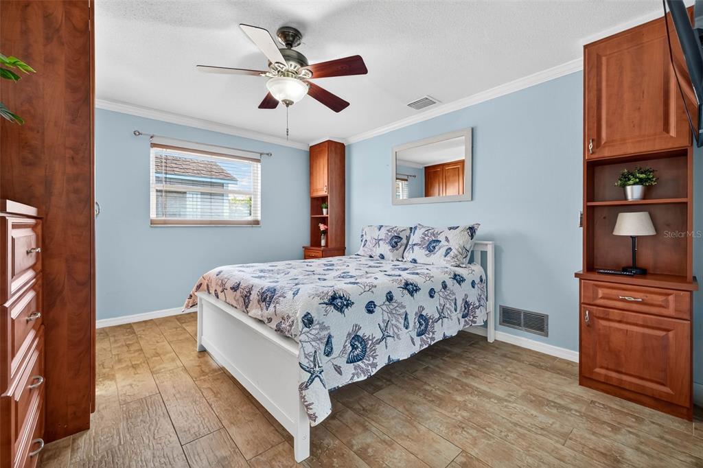 11275 Apache Place Largo, FL 33774 - Photo 13 of 22