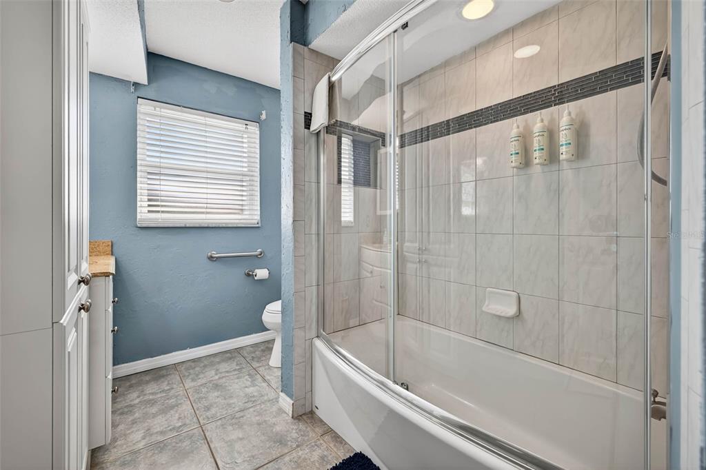 11275 Apache Place Largo, FL 33774 - Photo 14 of 22