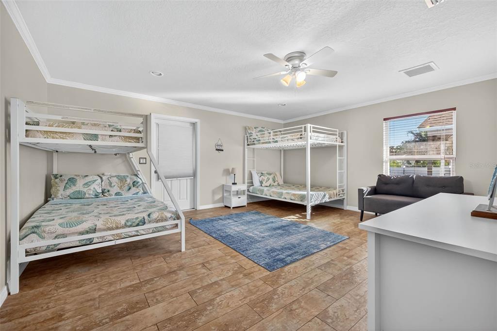 11275 Apache Place Largo, FL 33774 - Photo 15 of 22