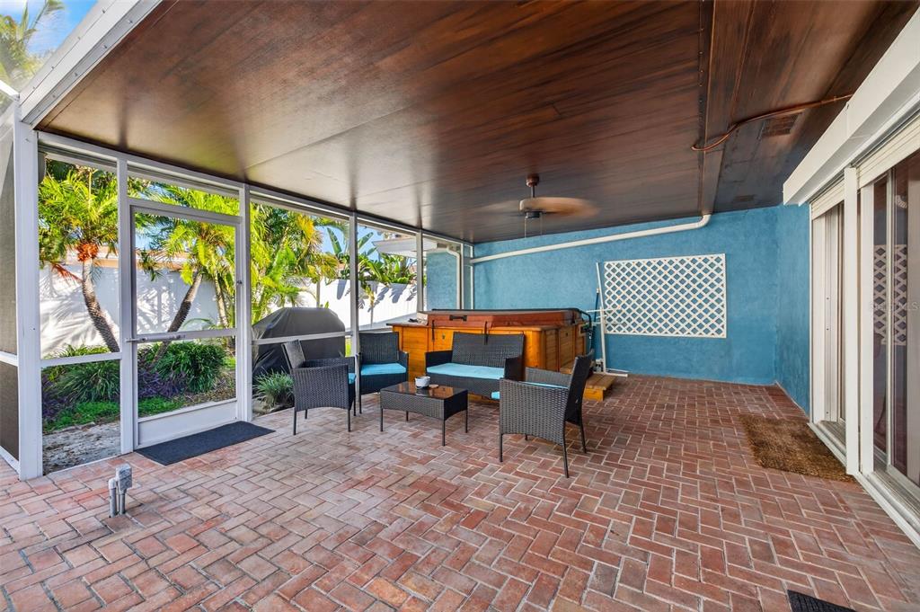 11275 Apache Place Largo, FL 33774 - Photo 17 of 22