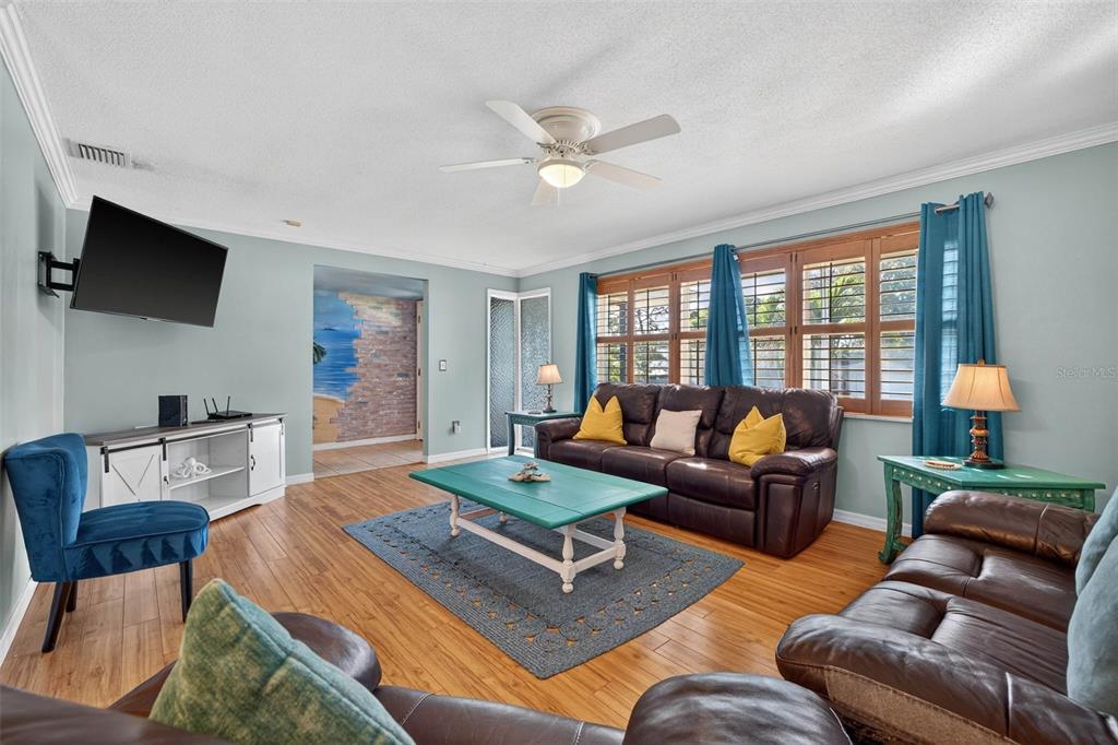 11275 Apache Place Largo, FL 33774 - Photo 7 of 22