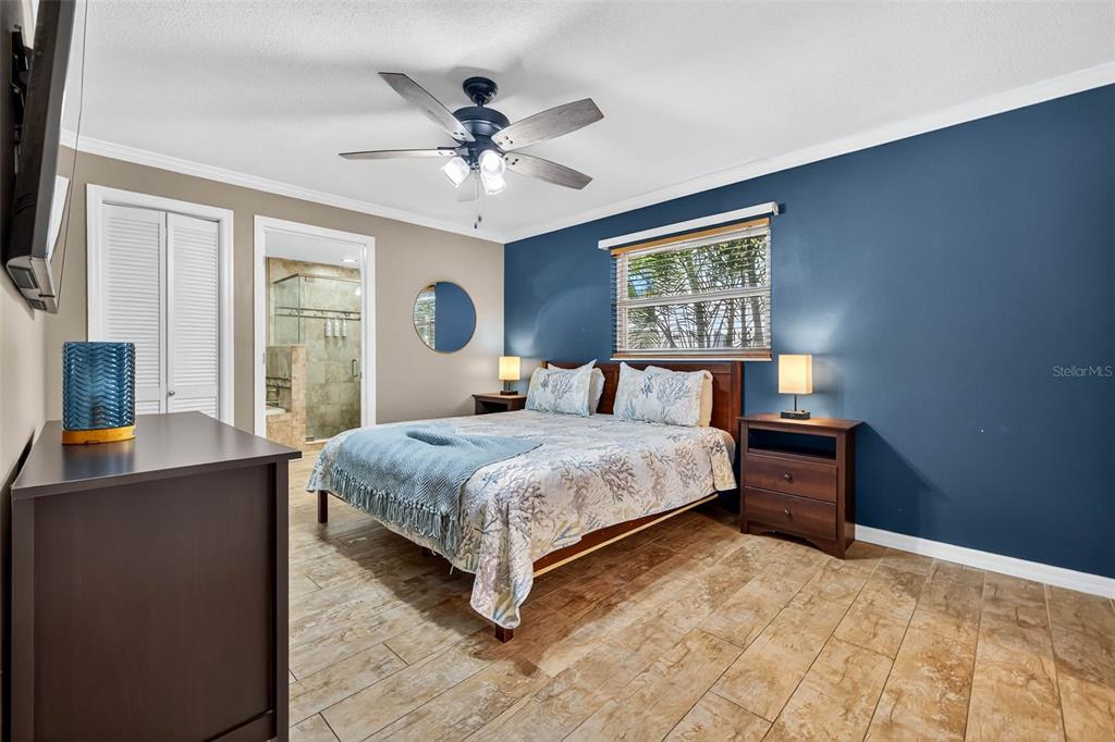 11275 Apache Place Largo, FL 33774 - Photo 8 of 22