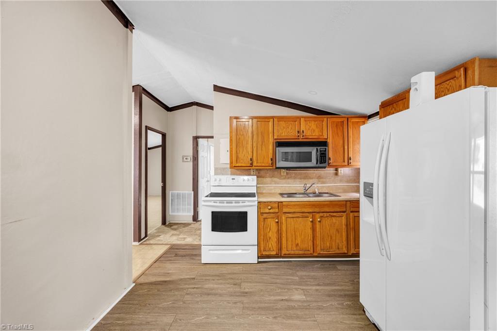 247 Carlton Road Boomer, NC 28606 - Photo 8 of 33 Gallery Image 8