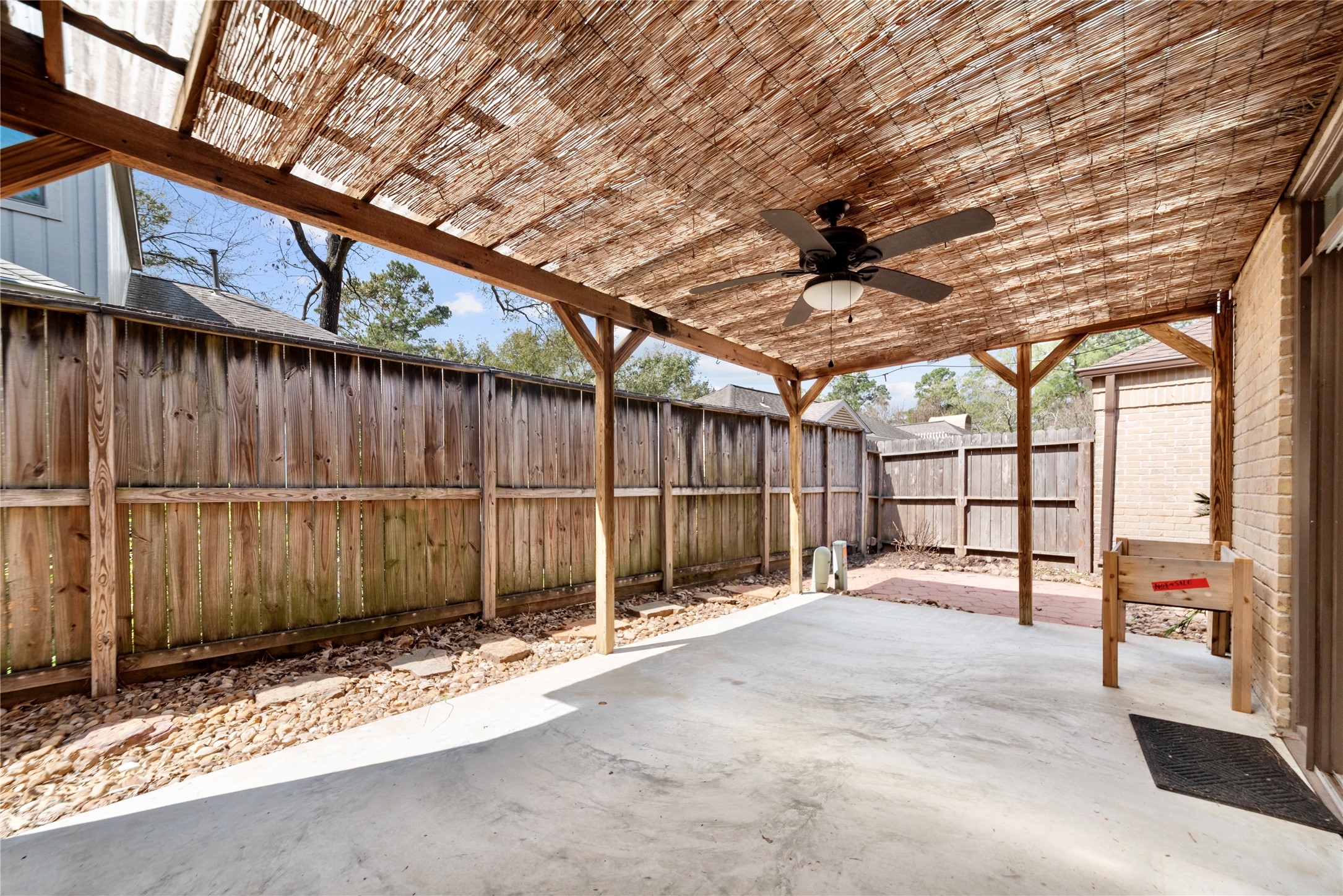 3206 Laurel Point Court Houston, TX 77339 - Photo 3 of 25