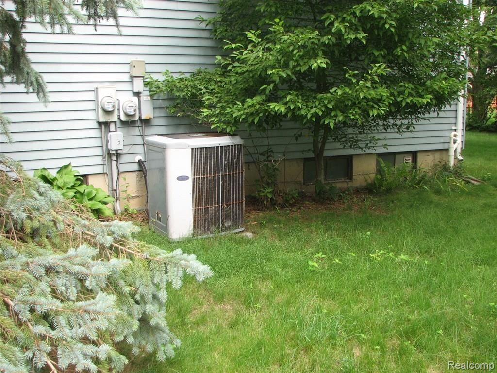 823 Hadley Road Rochester Hills, MI 48307 - Photo 5 of 53