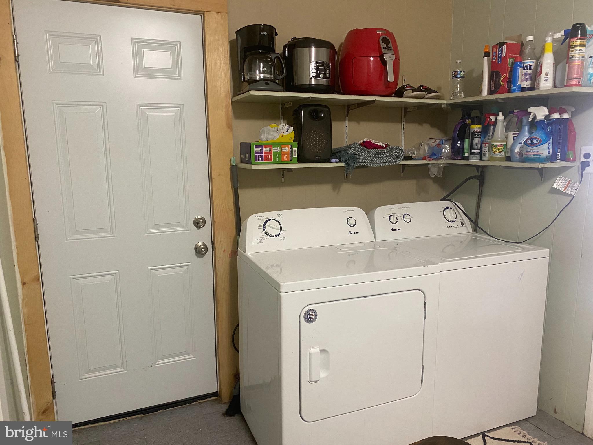 27 Jefferson Street Riverside, NJ 08075 - Photo 8 of 40 Washer & Dryer in 1st Fr with Door to Driveway
