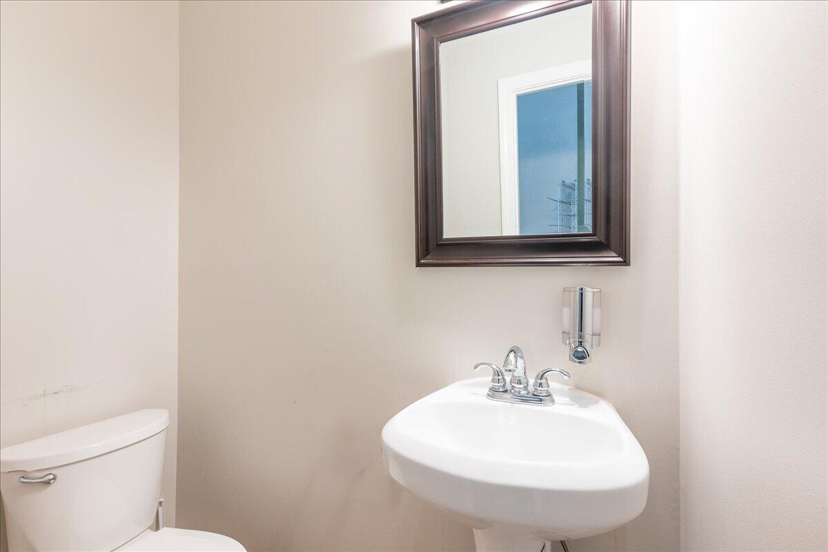 453 Main Street, Unit 2 Rockland, ME 04841 - Photo 16 of 37 18-453 Unit 2-18
