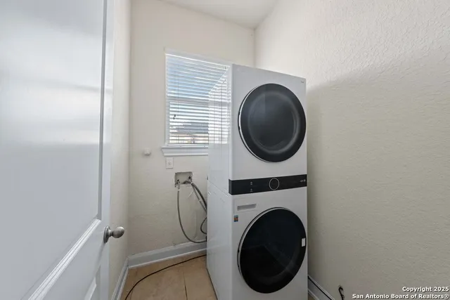 $2,200 | 11230 Begonia Rock, San Antonio, TX 78245