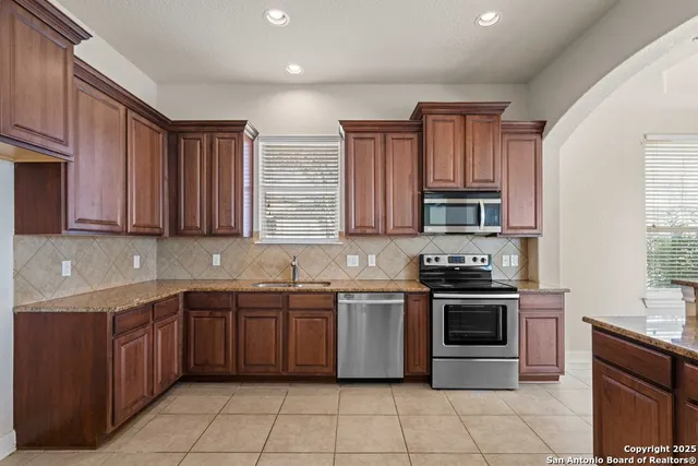 $2,200 | 11230 Begonia Rock, San Antonio, TX 78245