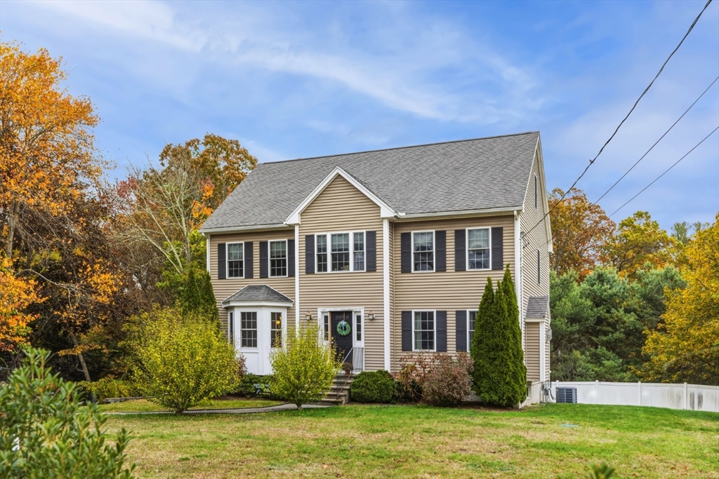3 Gordon Road North Reading, MA 01864 - Photo 2 of 38 a front view of a house with garden