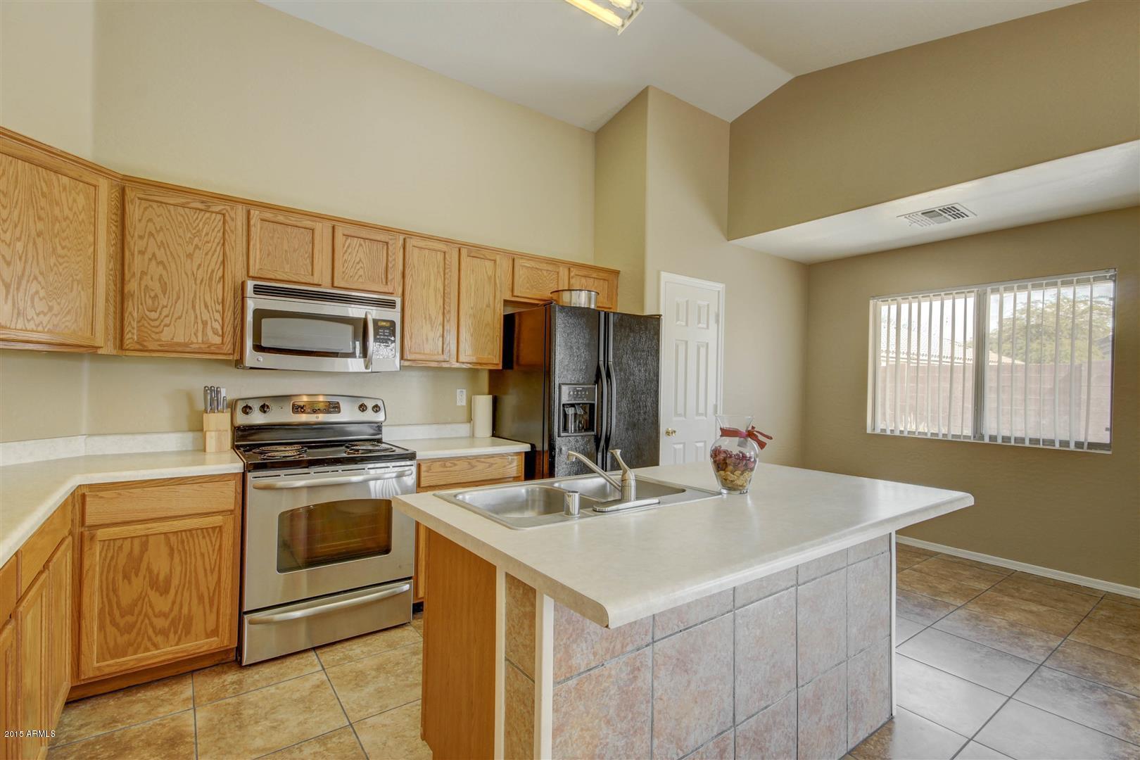 8445 West Riley Road Tolleson, AZ 85353 - Photo 4 of 23 Kitchen