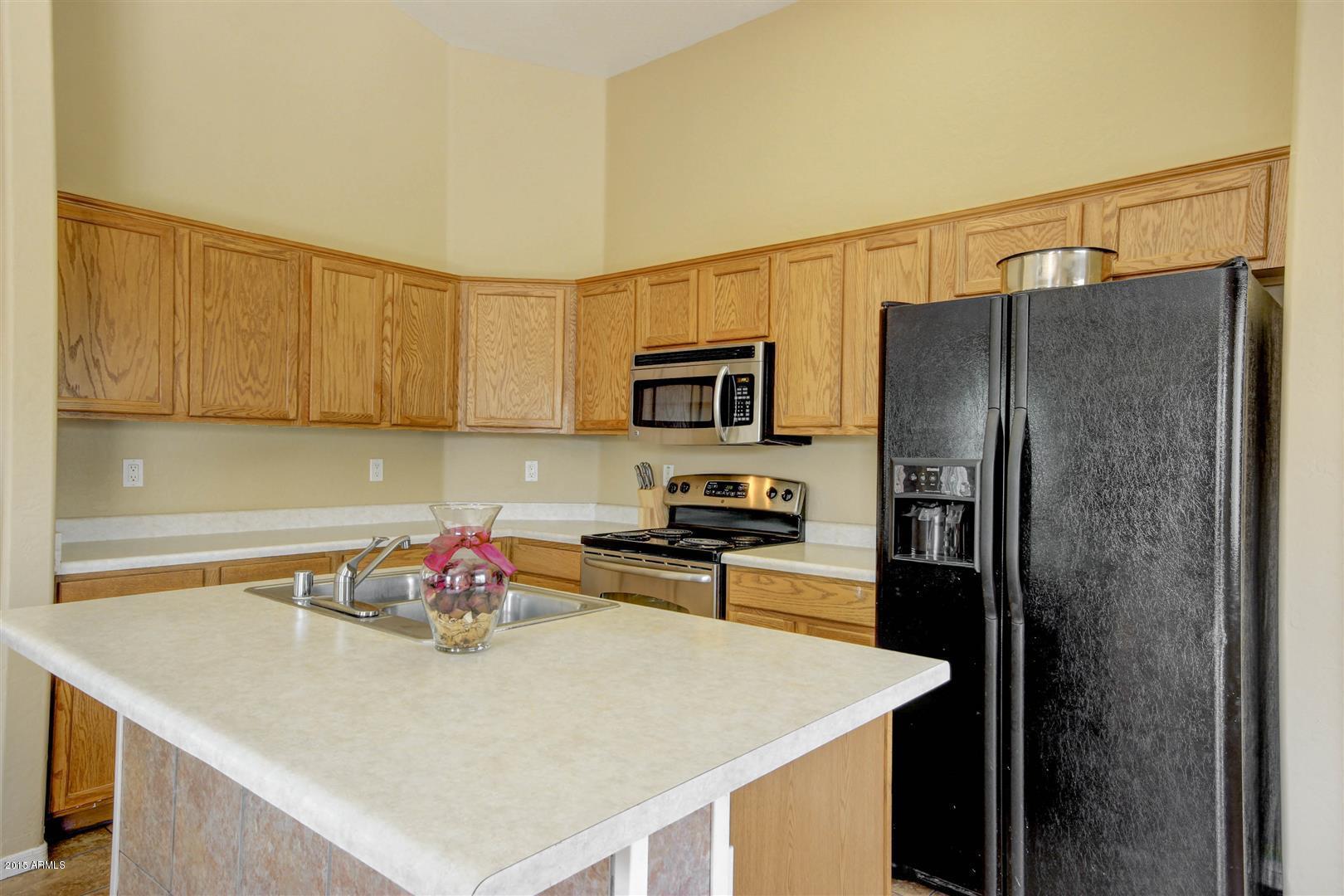 8445 West Riley Road Tolleson, AZ 85353 - Photo 5 of 23 Kitchen