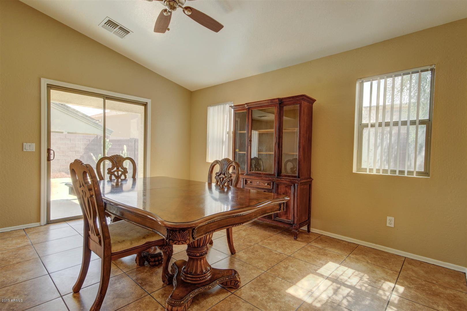 8445 West Riley Road Tolleson, AZ 85353 - Photo 7 of 23 Dinning