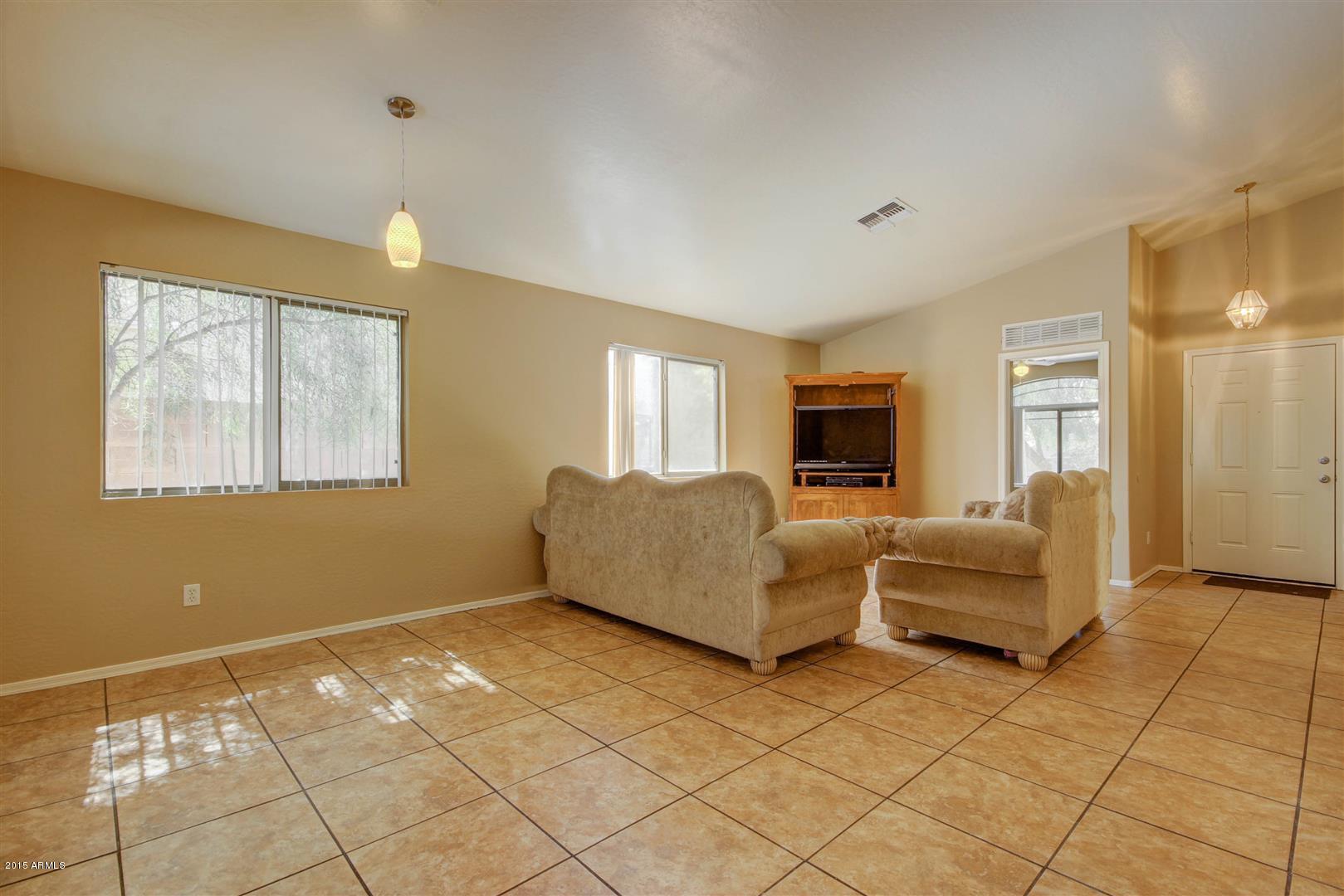 8445 West Riley Road Tolleson, AZ 85353 - Photo 9 of 23 Living Room