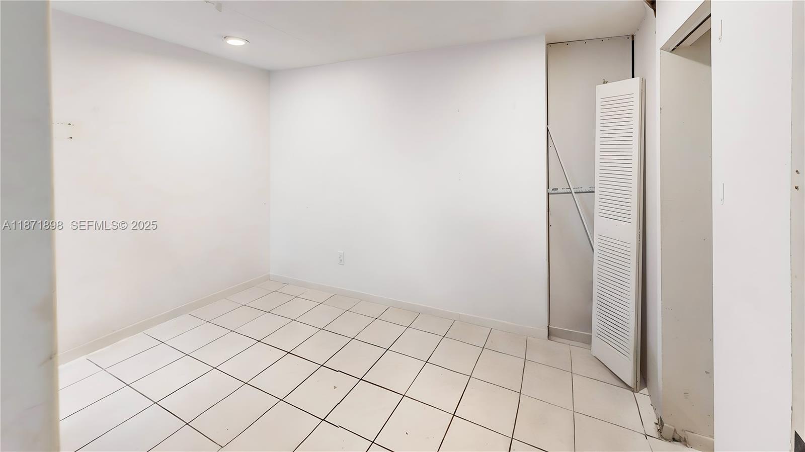 15166 Southwest 94th Terrace Miami, FL 33196 - Photo 17 of 83