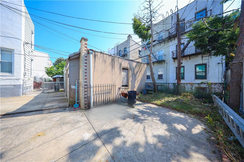 522 81 Street Brooklyn, NY 11209 - Photo 6 of 42 a view of a house with a yard