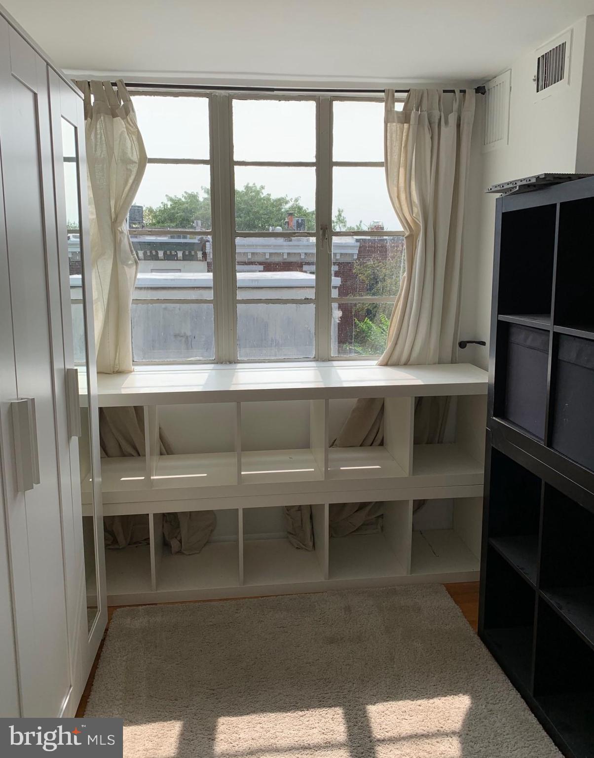 2018 Waverly Street Philadelphia, PA 19146 - Photo 20 of 22 a living room with a window