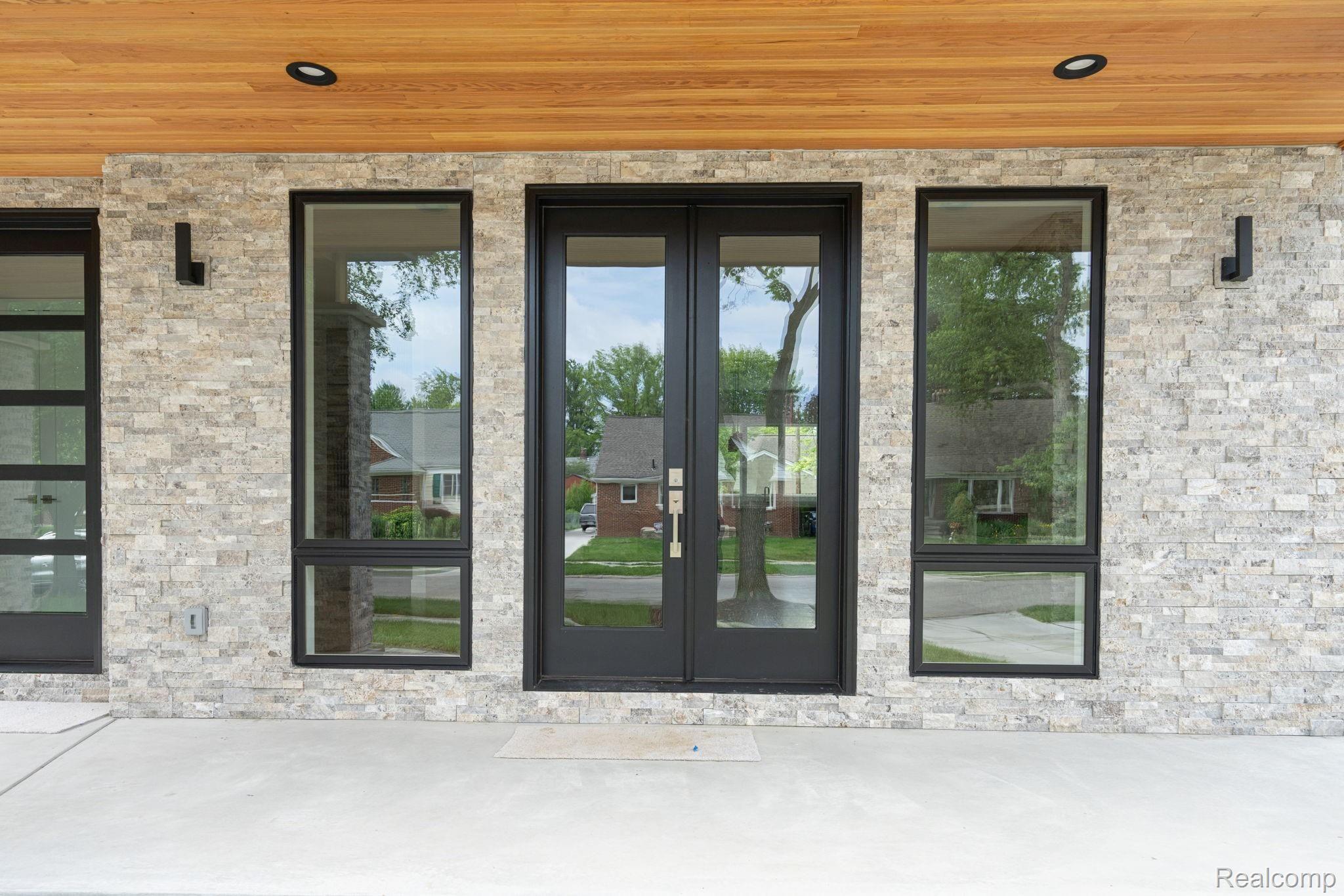 2736 Windemere Road Birmingham, MI 48009 - Photo 8 of 46 2736 Windemere Birmingham-4.jpg