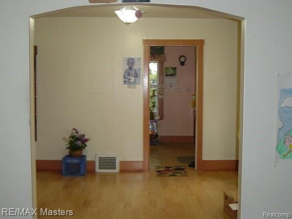 52 Forest Street River Rouge, MI 48218 - Photo 8 of 22 DSC00078.JPG