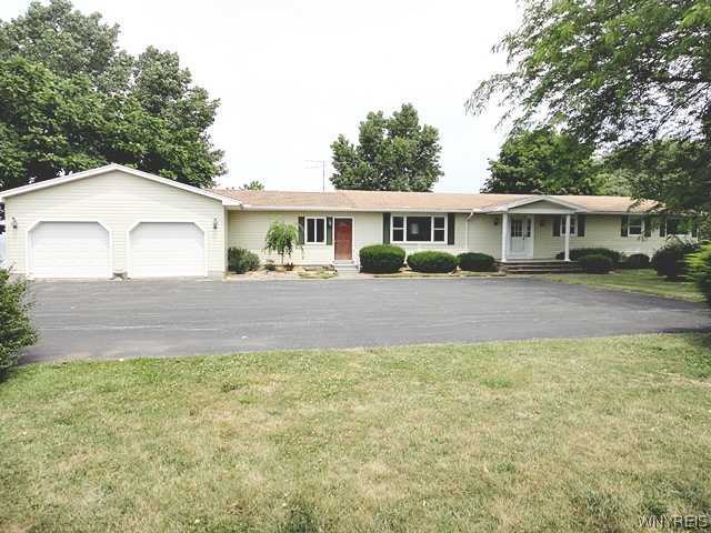 14615 Lakeshore Road Carlton, NY 14477 - Photo 1 of 1 Exterior Front