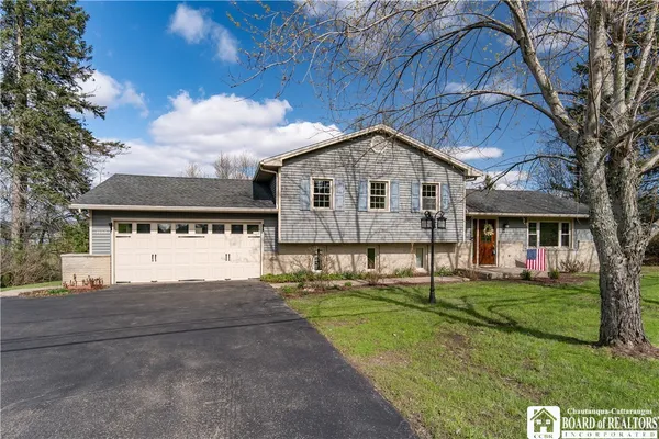 $479,000 | 3190 Highway 394, North Harmony, NY 14710