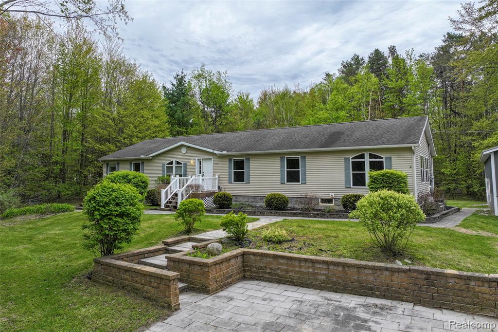 4587 Brown Road Vassar, MI 48768 - Photo 5 of 49