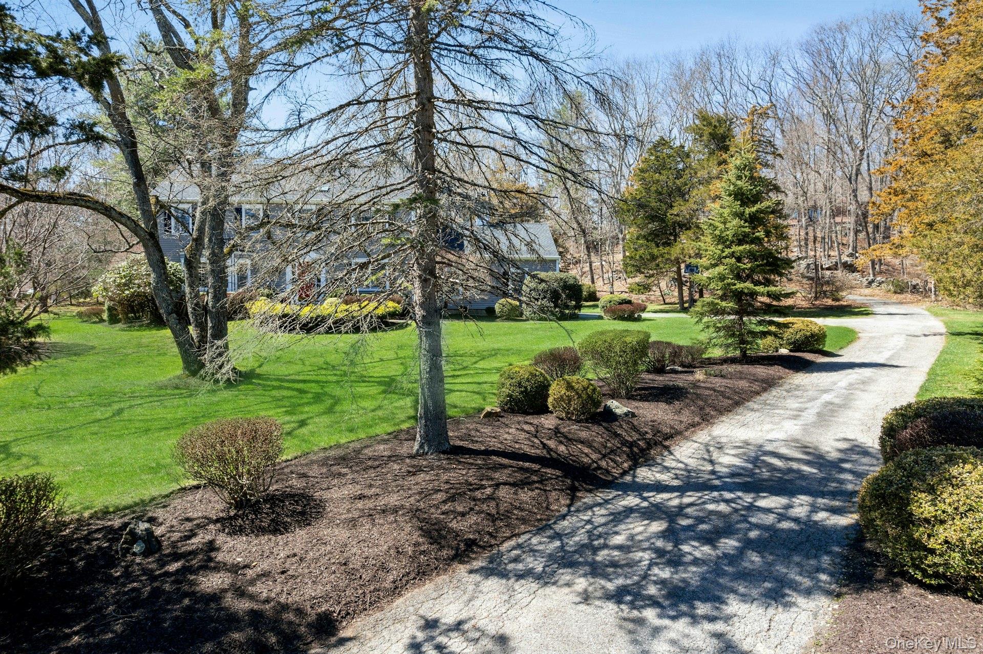 83 Upper Shad Road Pound Ridge, NY 10576 - Photo 44 of 47 Driveway