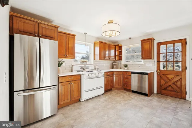 $589,900 | 2142 Woodlawn Avenue, Glenside, PA 19038