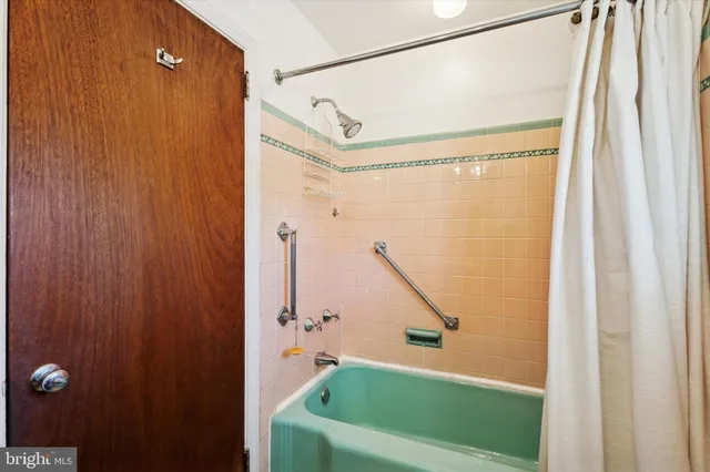 $589,900 | 2142 Woodlawn Avenue, Glenside, PA 19038