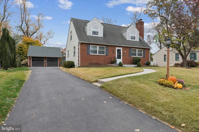 $589,900 | 2142 Woodlawn Avenue, Glenside, PA 19038