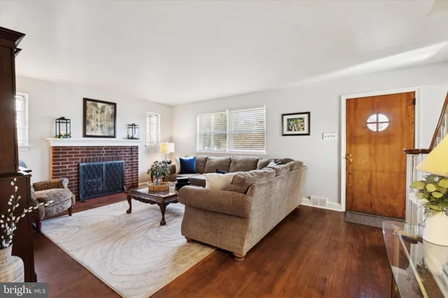 $589,900 | 2142 Woodlawn Avenue, Glenside, PA 19038