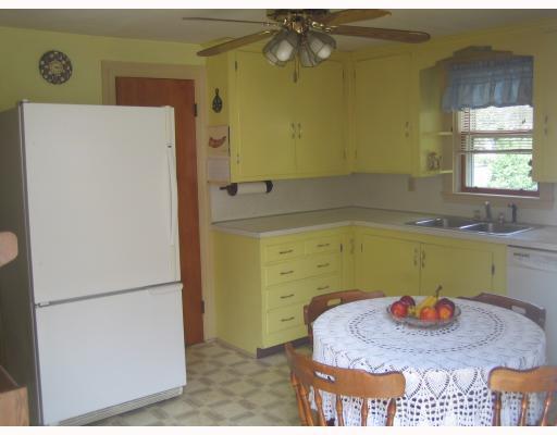 26 Hand Street Pawtucket, RI 02861 - Photo 4 of 10 Kitchen.