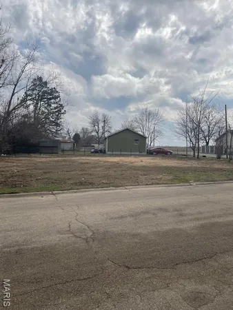 $15,000 | 315 Jackson Street, Sikeston, MO 63801