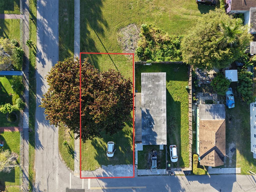 548 Southwest 6th Terrace Homestead, FL 33030 - Photo 8 of 13 an outdoor space with lots of green space