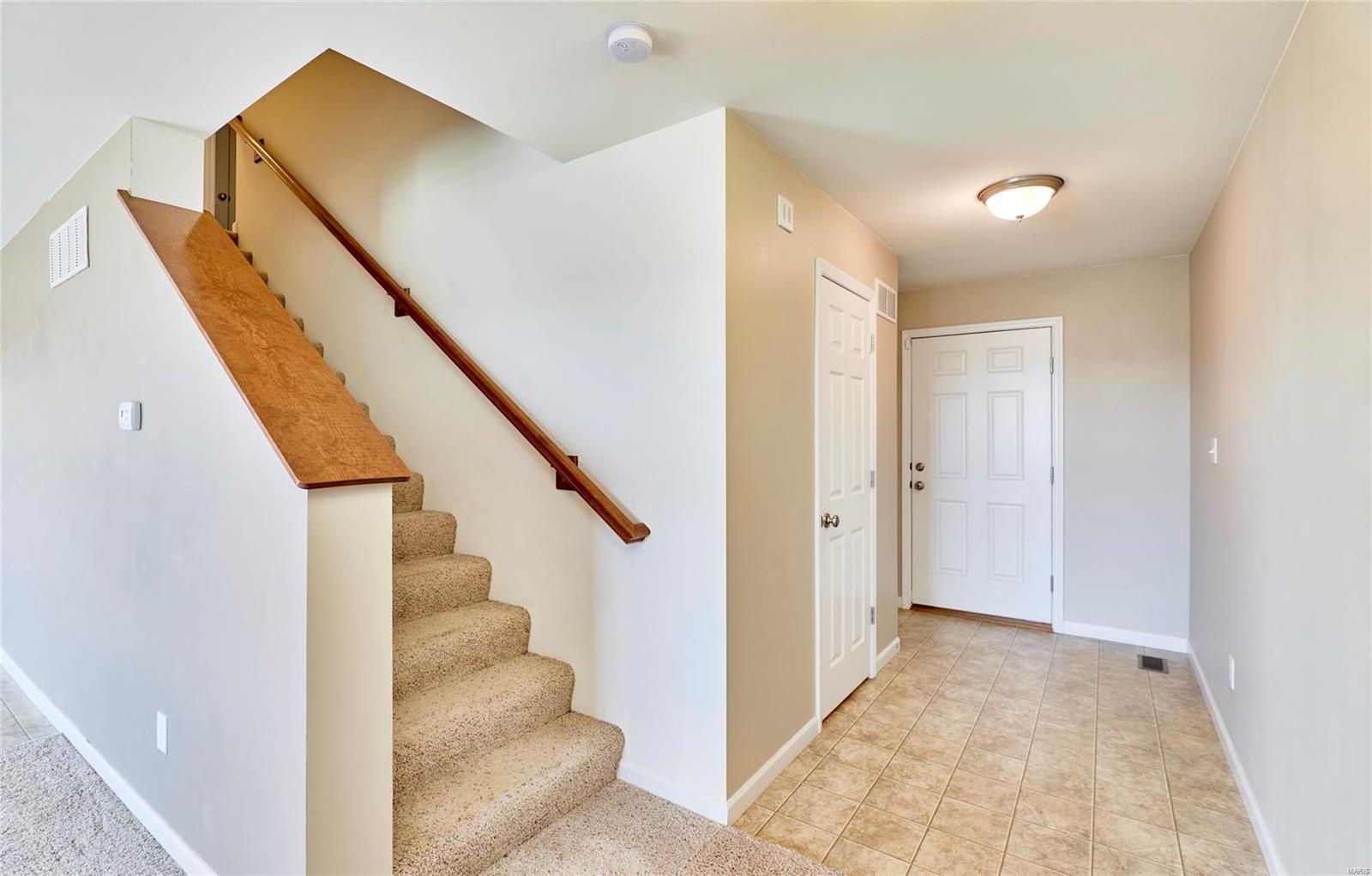 5518 Wavecrest Circle St. Charles, MO 63304 - Photo 3 of 25