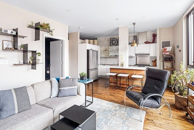 $957,500 | 346 Congress Street, Unit 611, Boston, MA 02210