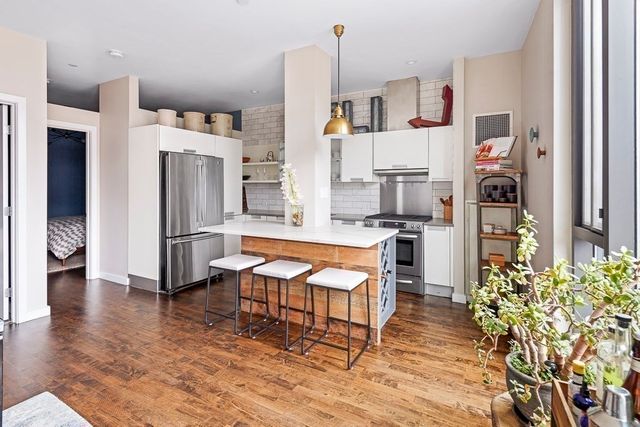 $957,500 | 346 Congress Street, Unit 611, Boston, MA 02210
