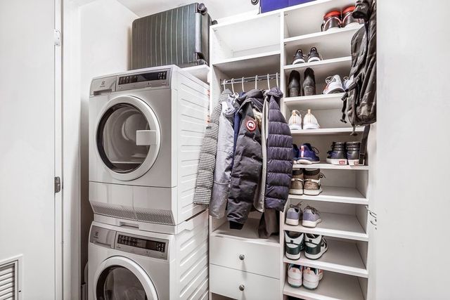 $957,500 | 346 Congress Street, Unit 611, Boston, MA 02210