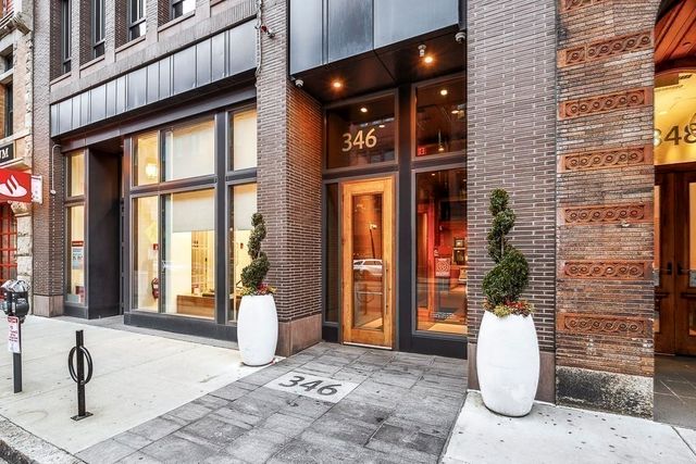 $957,500 | 346 Congress Street, Unit 611, Boston, MA 02210