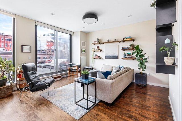 $957,500 | 346 Congress Street, Unit 611, Boston, MA 02210
