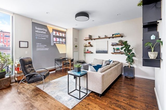 $957,500 | 346 Congress Street, Unit 611, Boston, MA 02210