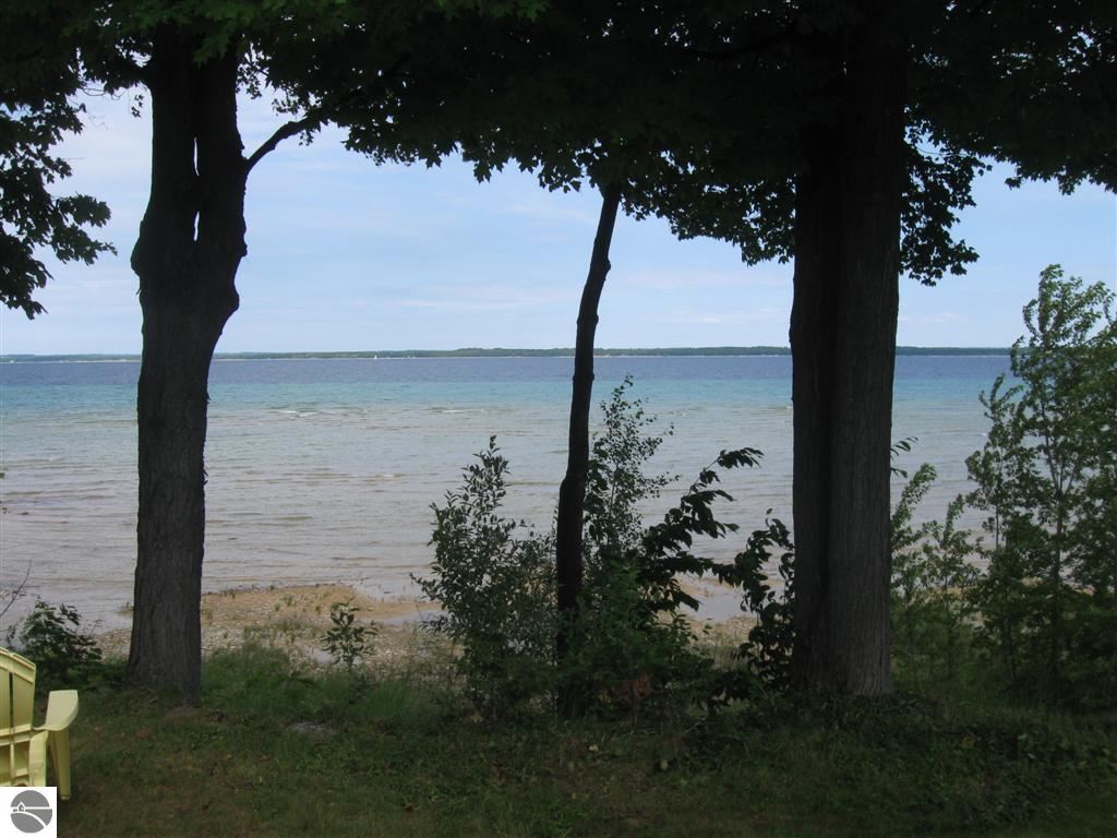 13680 Bluff Road Traverse City, MI 49686 - Photo 12 of 28 1803376-11.JPG
