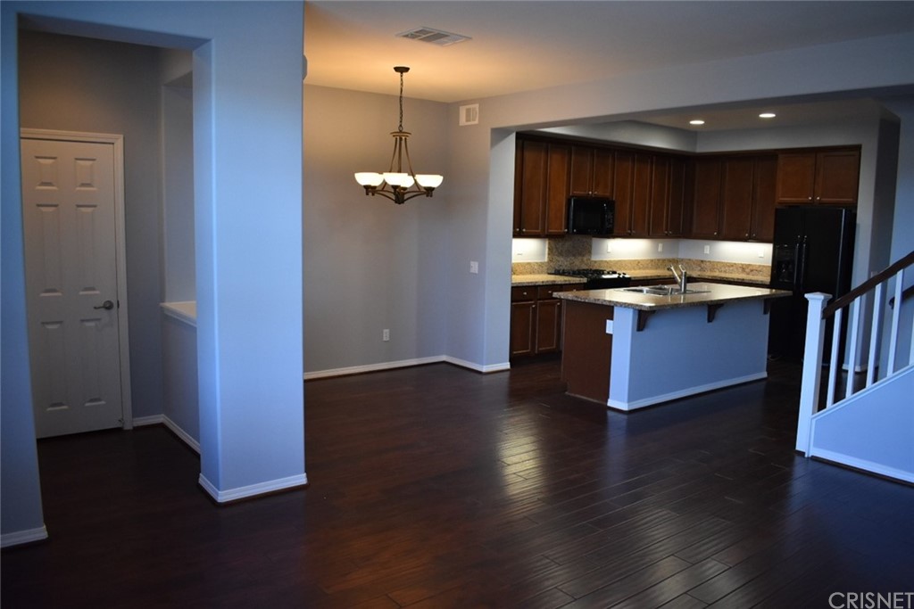 28614 North Pietro Drive Valencia, CA 91354 - Photo 2 of 8