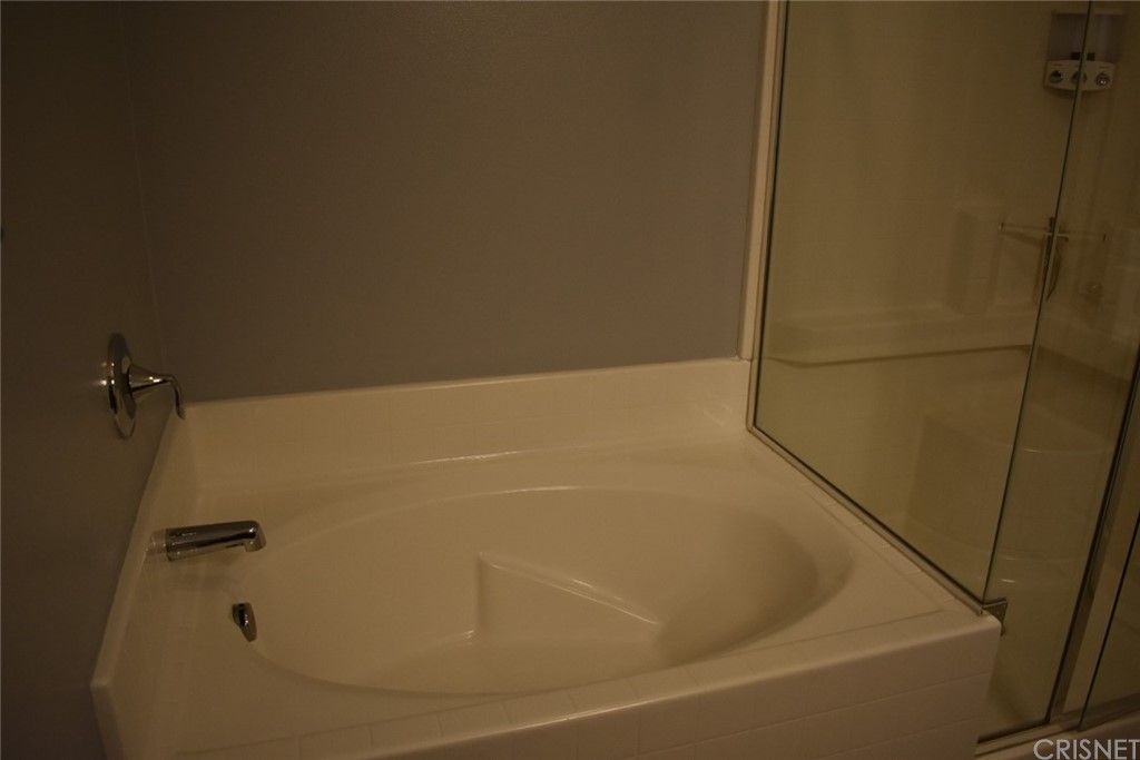 28614 North Pietro Drive Valencia, CA 91354 - Photo 6 of 8