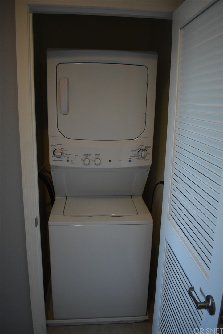 28614 North Pietro Drive Valencia, CA 91354 - Photo 7 of 8