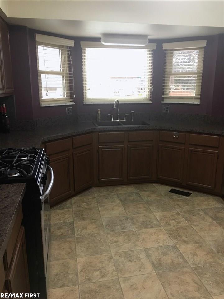 20700 Dunham Road Clinton Township, MI 48038 - Photo 8 of 36 31315989-7.JPG